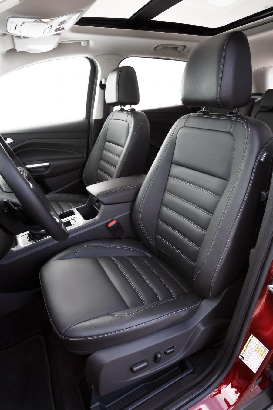  Ford Escape Titanium 2016 года  (фото 22 из 28)